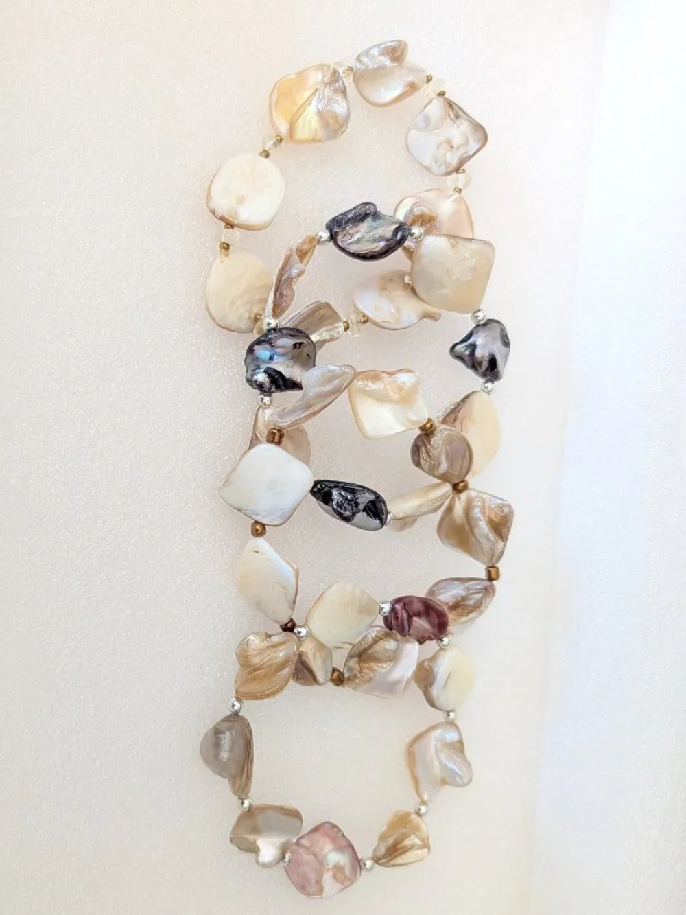 Set of 4 polished shell stretch bracelets-neutral tones